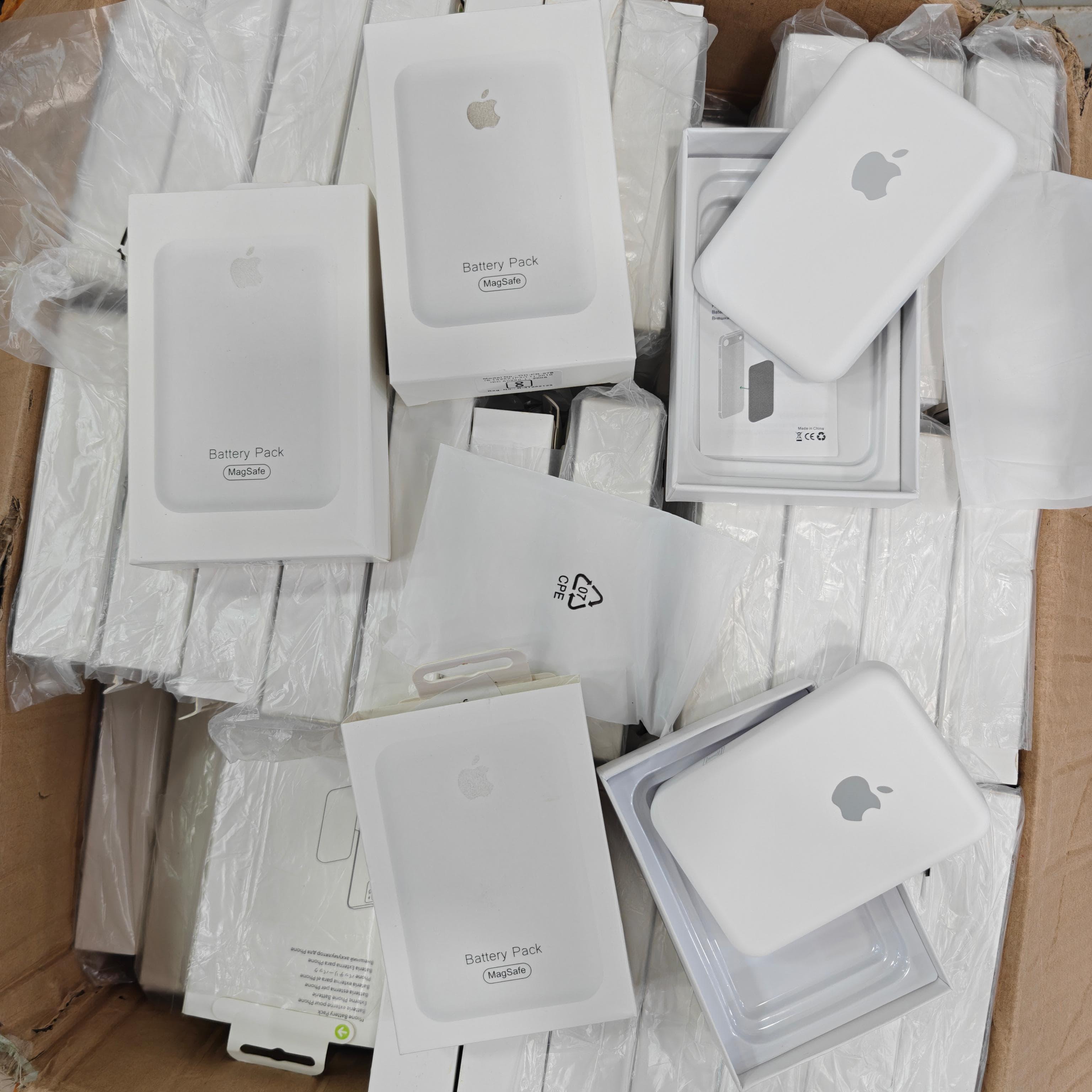 5000 MAH MAGSAFE WIRELESS POWER BANK