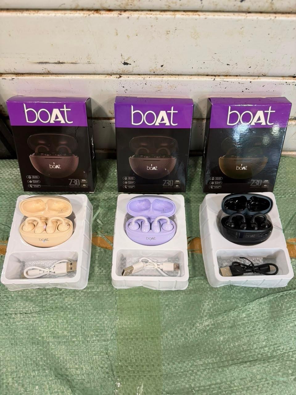 boAt Loop Clip-06 Wireless Earbuds